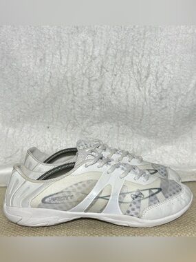 NFINITY Vengeance Womens White/Grey Lightweight Cheer Sneakers Shoes SZ 11